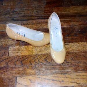 Attilio Guisti Leombruni Women's Tan Pumps Size 38.5